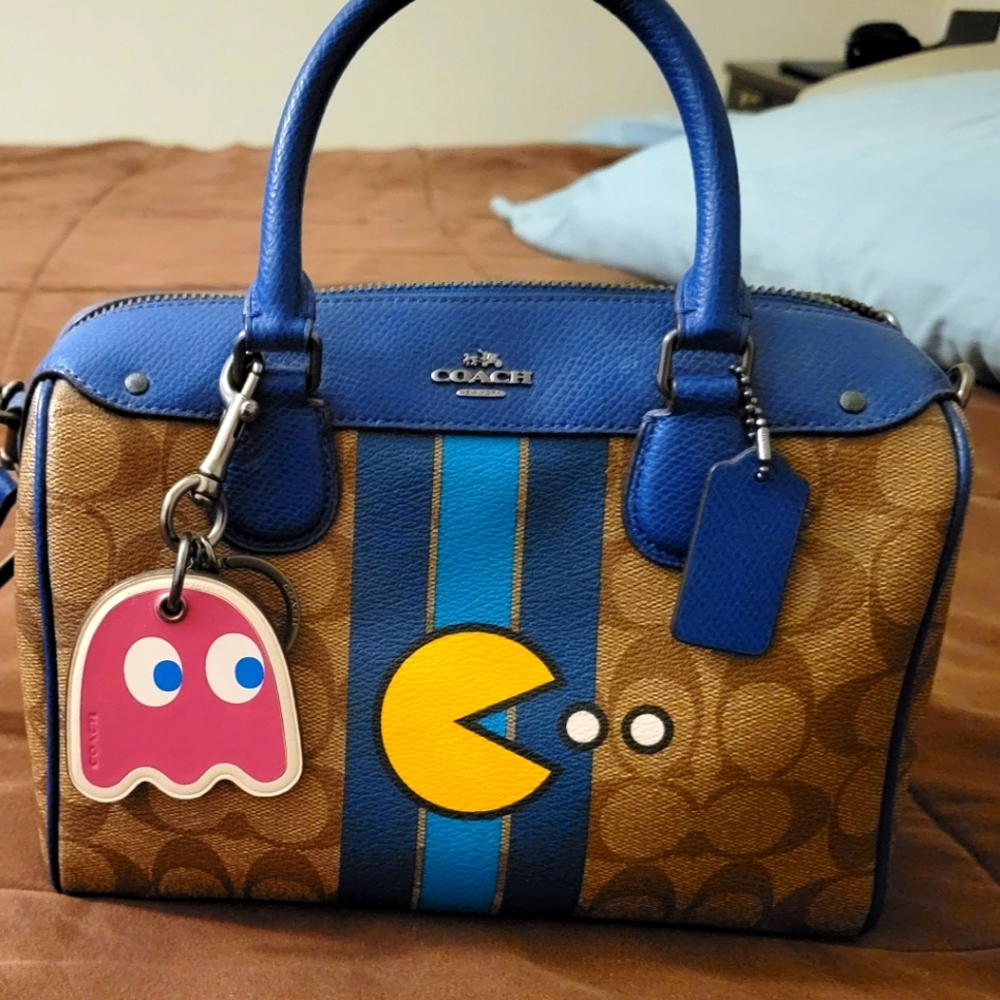Pacman Coach Bag with Pinky Limited Edotion Key Chain